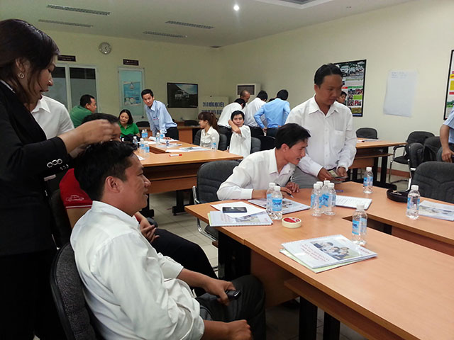Kỹ năng bán hàng & chăm sóc Khách Hàng chuyên nghiệp - ISUZU (25 & 26.09.2014)